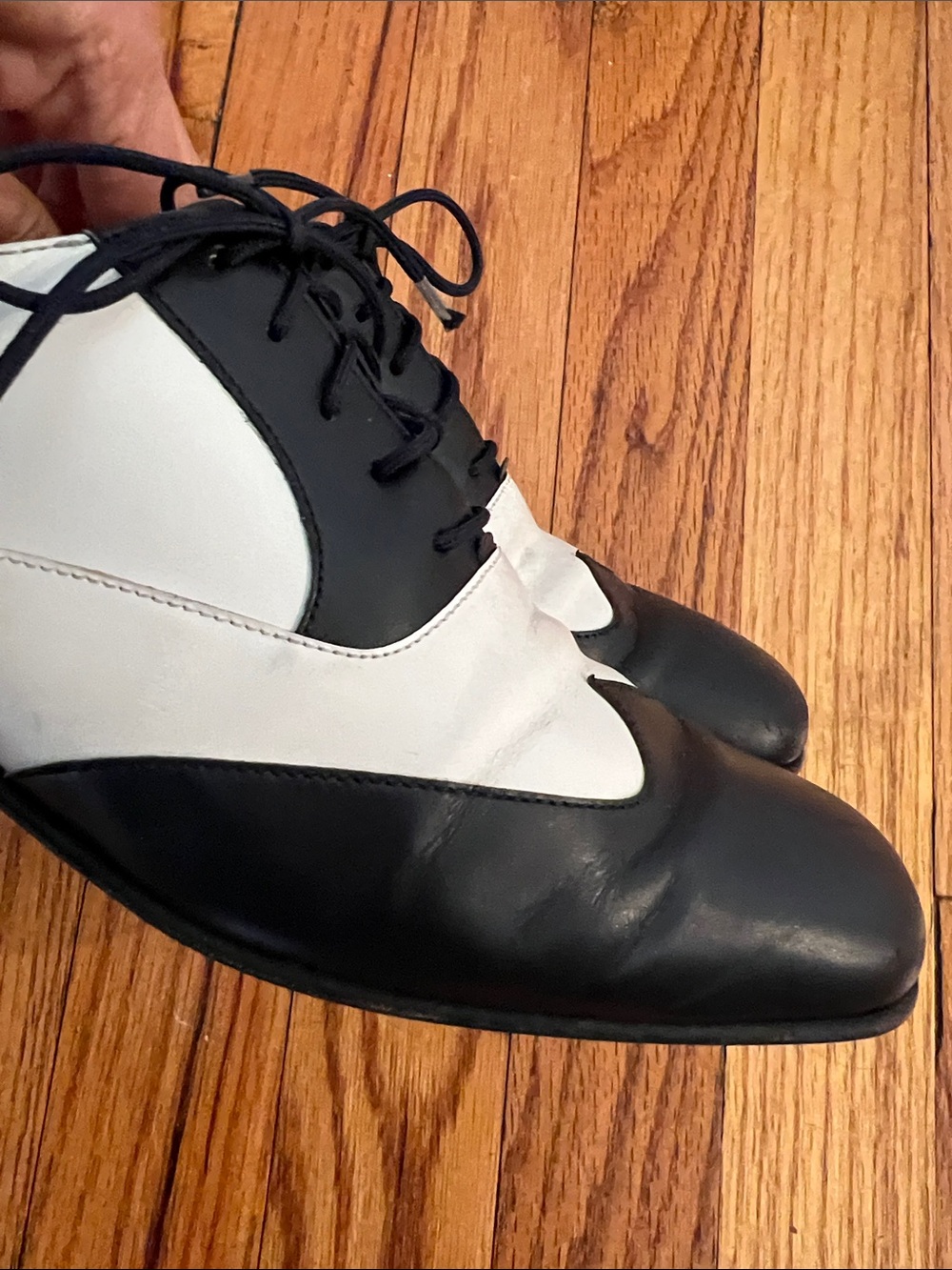 Rare Salvatore Ferragamo Black and White Two-Tone Leather Oxford Heels - Picture 8 of 13